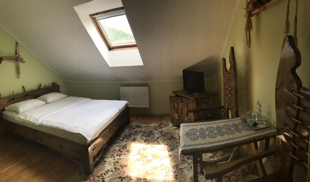 Complex Vivcharyk Hotel Skole Bagian luar foto